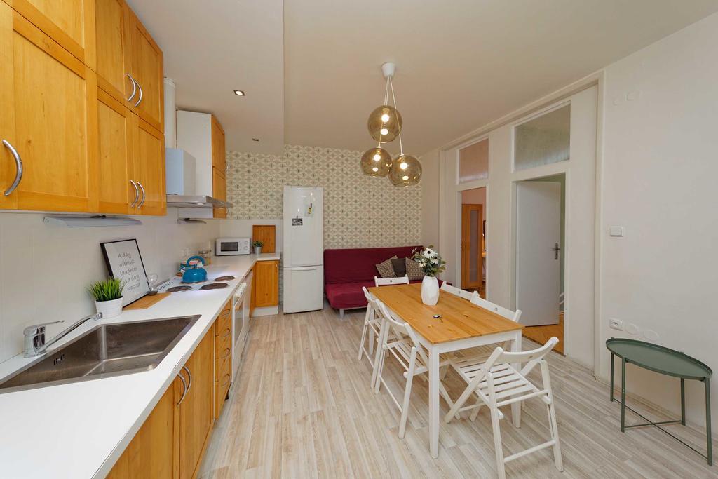 Apartments Ve Smeckach 27 Прага Екстериор снимка