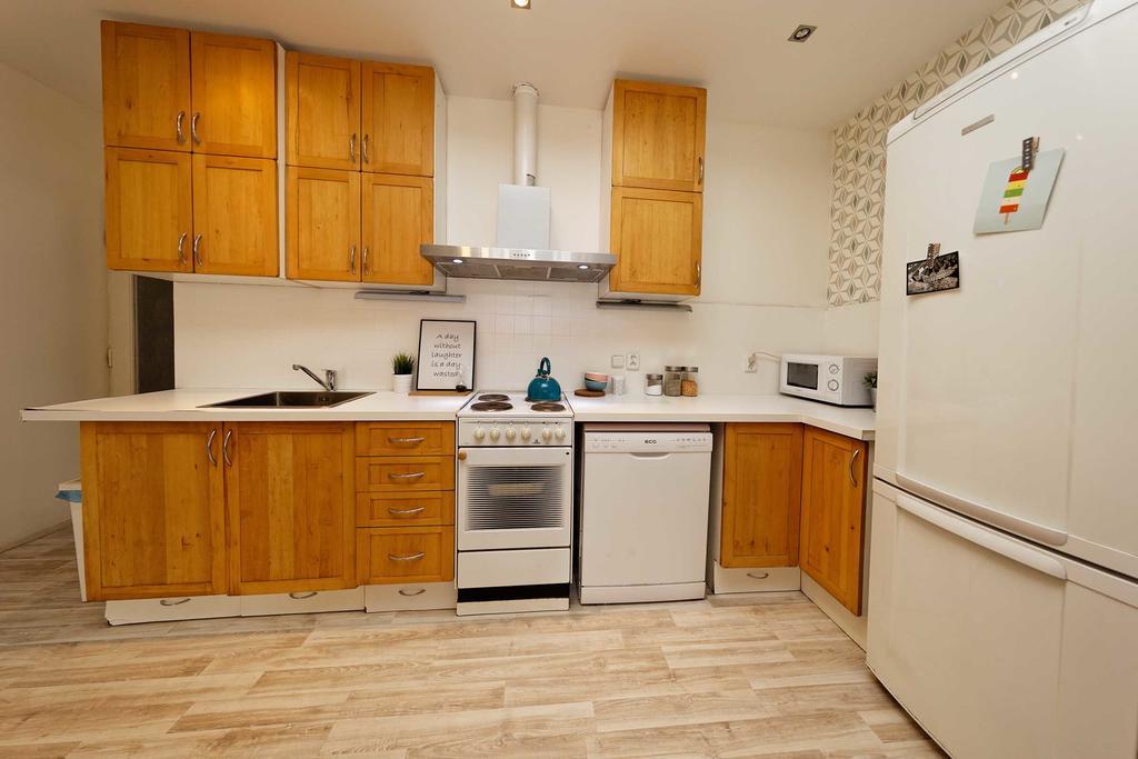 Apartments Ve Smeckach 27 Прага Екстериор снимка