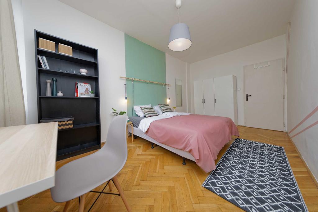 Apartments Ve Smeckach 27 Прага Екстериор снимка