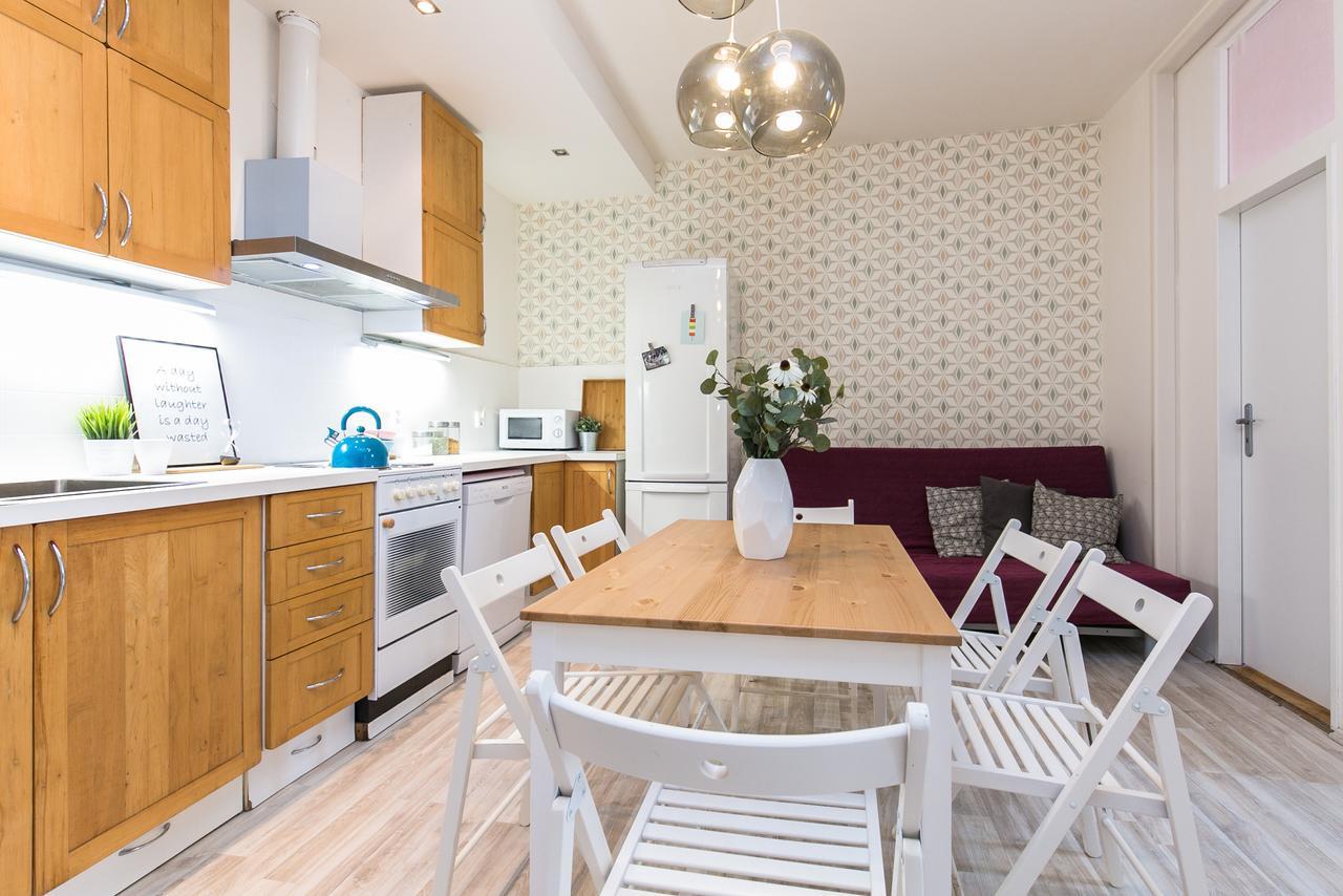 Apartments Ve Smeckach 27 Прага Екстериор снимка