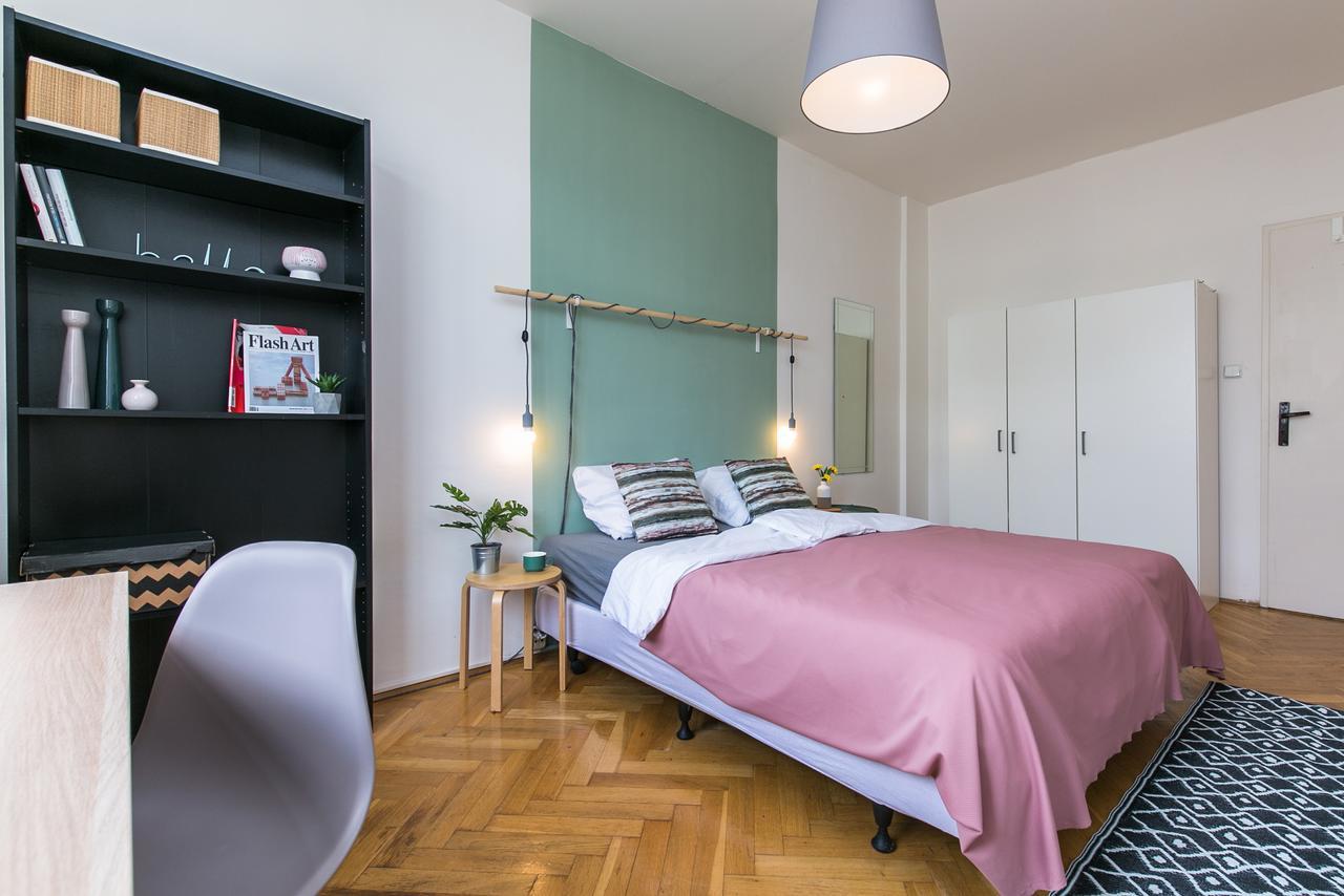 Apartments Ve Smeckach 27 Прага Екстериор снимка