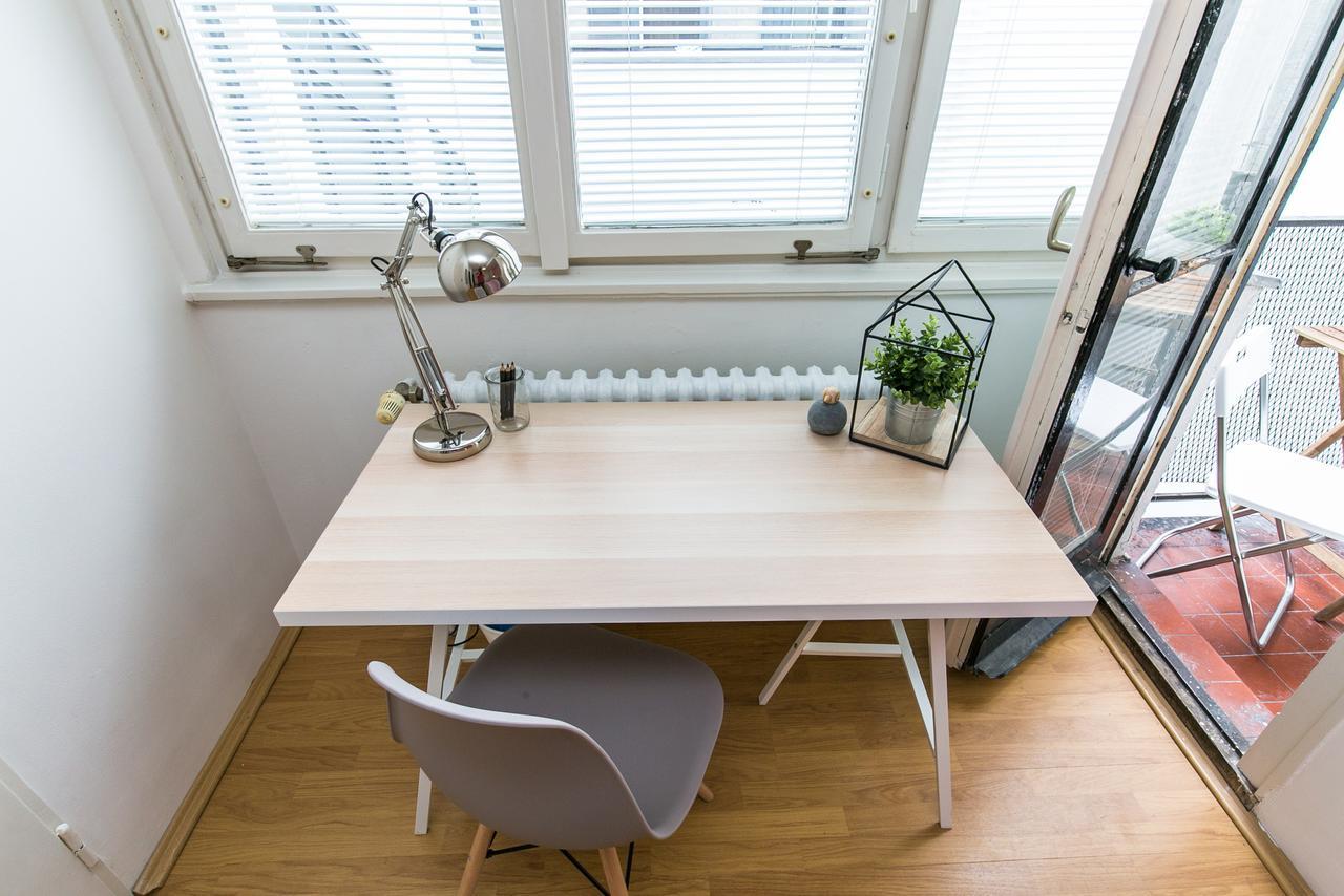 Apartments Ve Smeckach 27 Прага Екстериор снимка