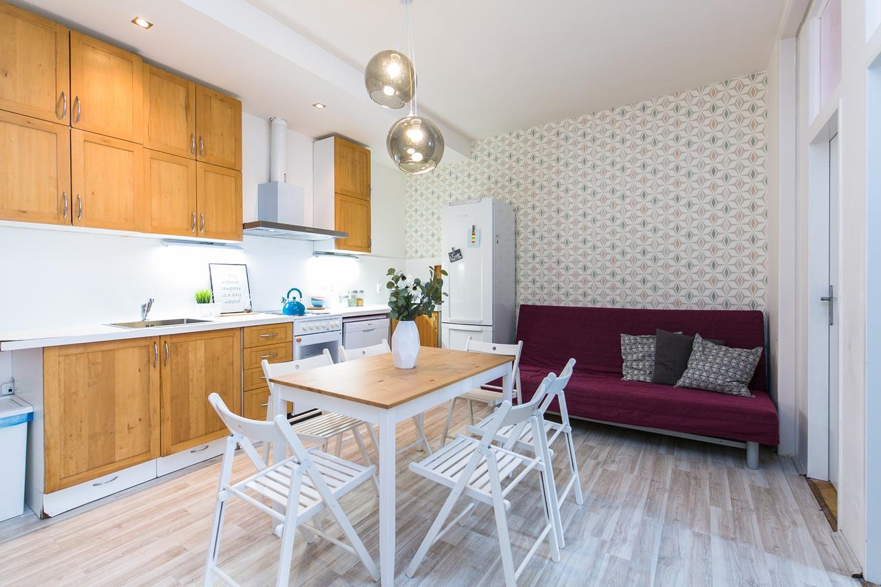 Apartments Ve Smeckach 27 Прага Екстериор снимка