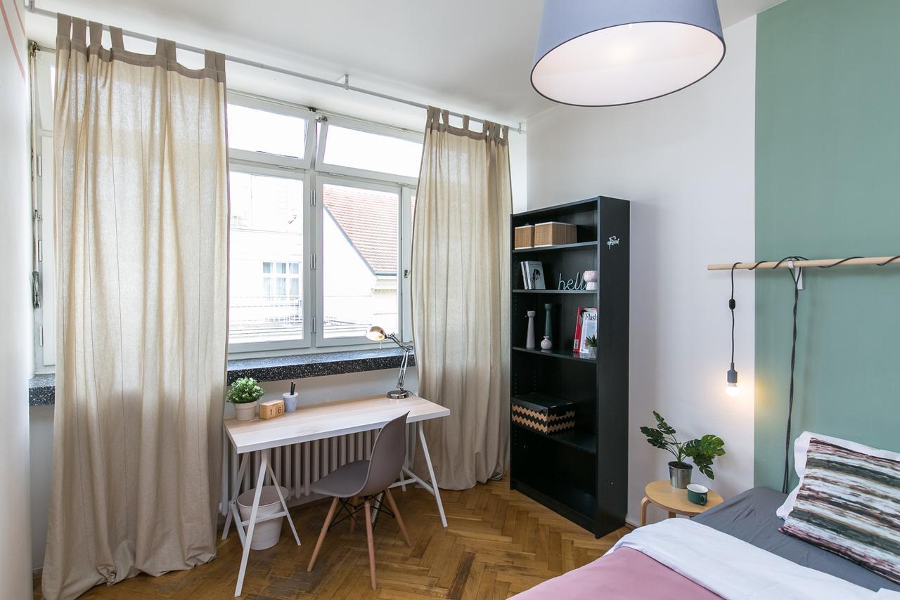 Apartments Ve Smeckach 27 Прага Екстериор снимка